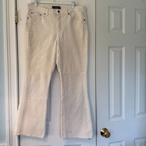 Woman's Winter White LRL Lauren Jeans Co. Corduroy Classic Bootcut Size 14
